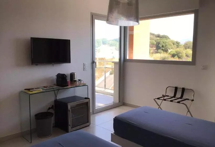 ベッドアンドブレックファースト Suite Avec 2 Chambres D Hôtes Pour 1 à 4 Personnes Avec Terrasse, Vue Mer, Parking Privé, Proche Por