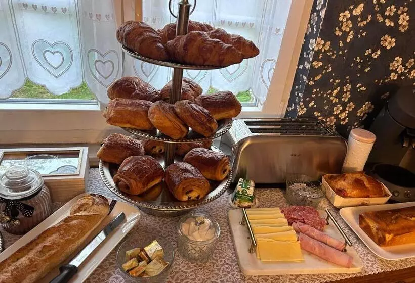 Aamiaismajoitus (B&B) Le Terrier, Chambre D Hôtes à Thème Alice Au Pays Des Merveilles