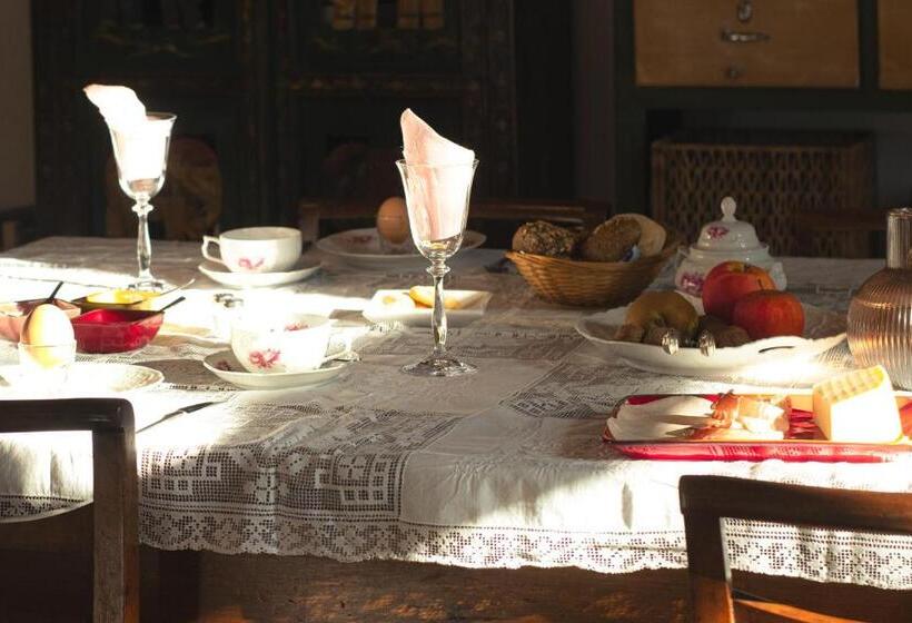 تختخواب و صبحانه Merli S Nest