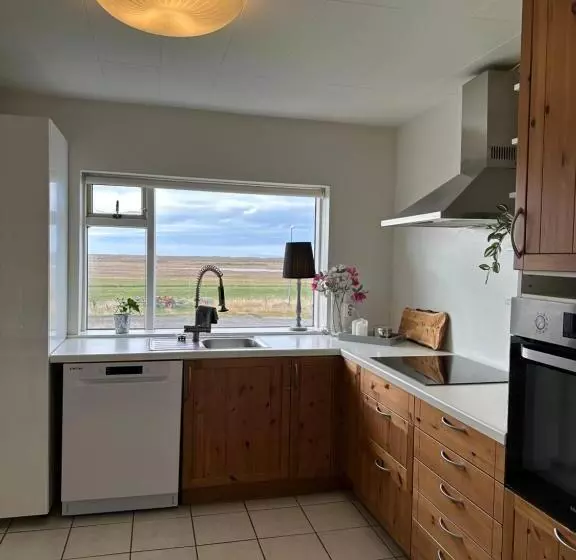 تختخواب و صبحانه Selið Farm Stay   Guesthouse