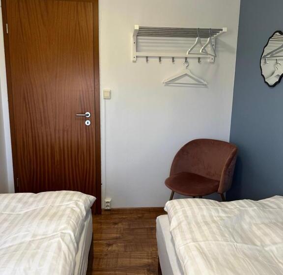 تختخواب و صبحانه Selið Farm Stay Guesthouse