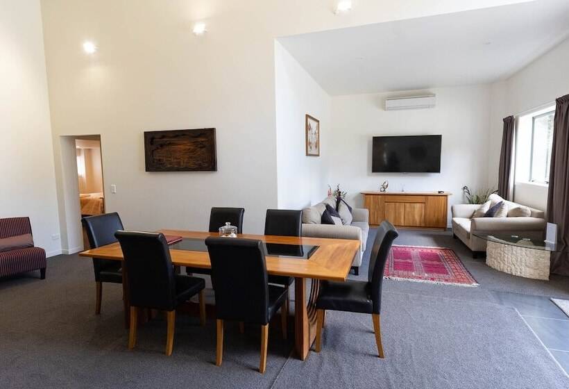 민박 Tui Lodge Oakura