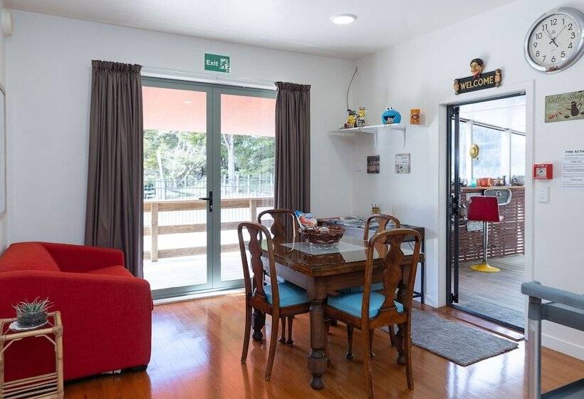 민박 Tui Lodge Oakura