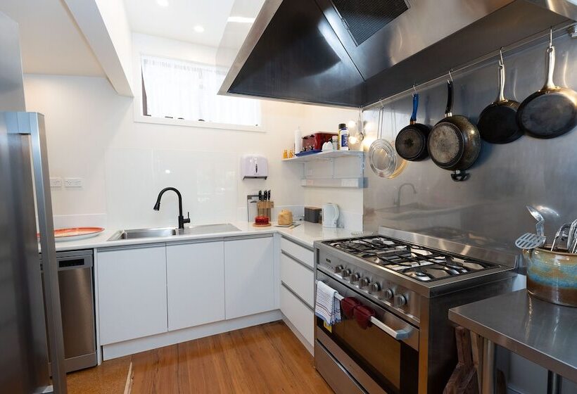 민박 Tui Lodge Oakura