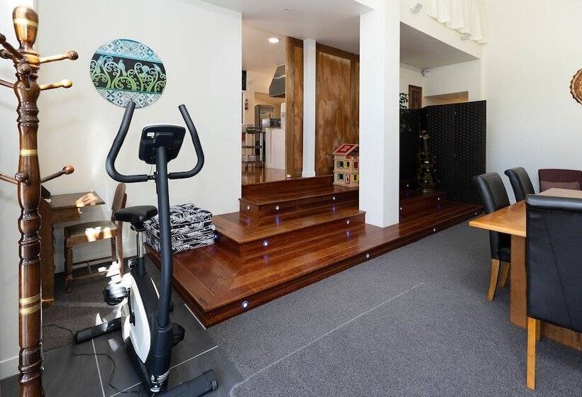 민박 Tui Lodge Oakura