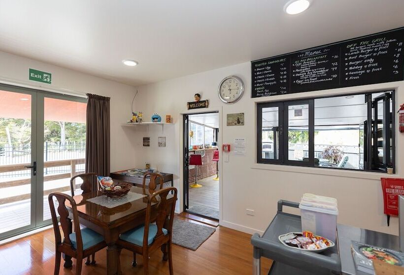 민박 Tui Lodge Oakura