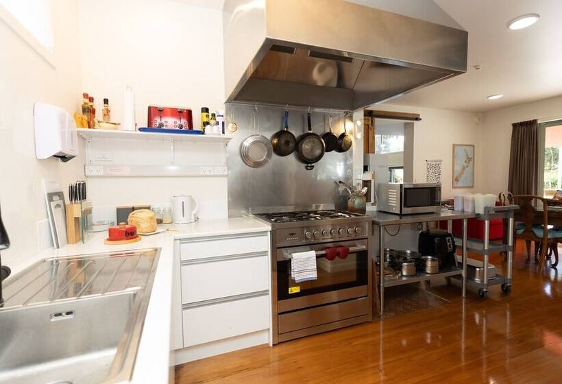 민박 Tui Lodge Oakura