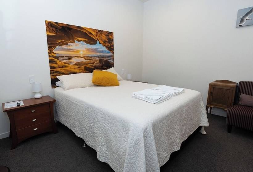 민박 Tui Lodge Oakura