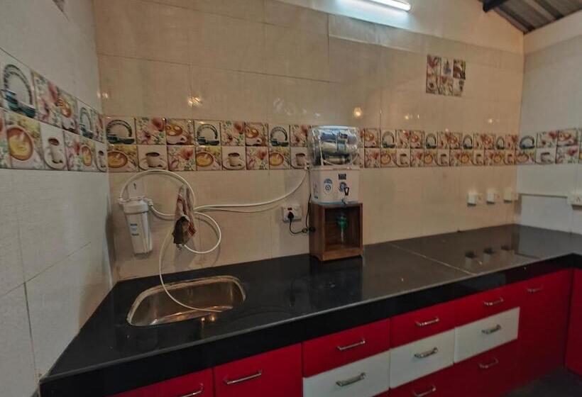 Bed and Breakfast Whitemist By Shellters