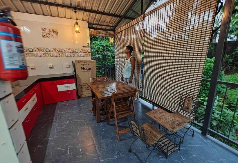 Bed and Breakfast Whitemist By Shellters