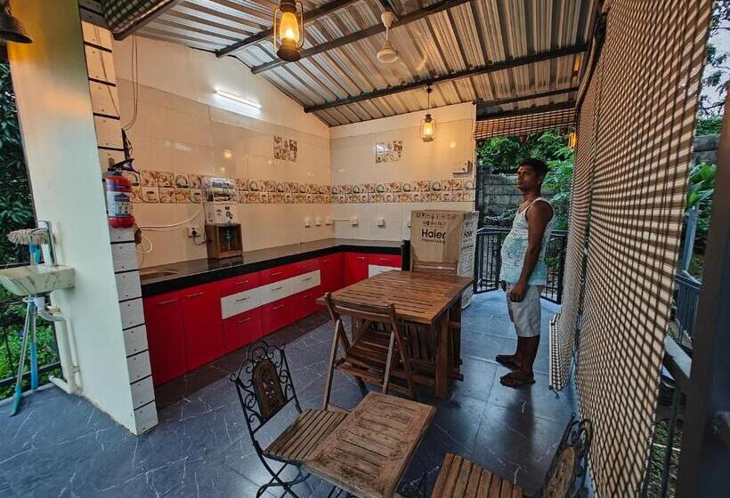 Bed and Breakfast Whitemist By Shellters