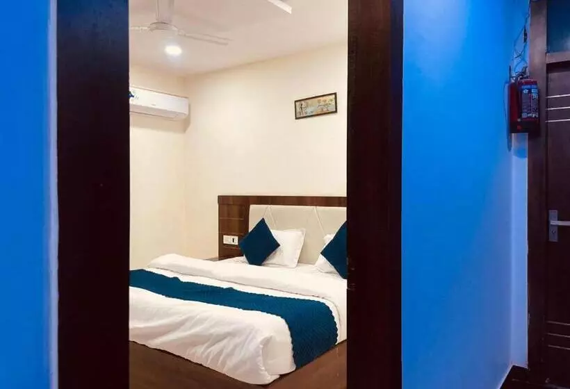 ホテル The White House Haridwar