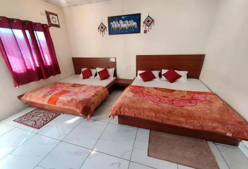 ホテル Samarth Home Stay