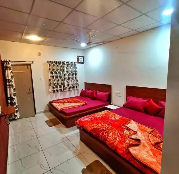 ホテル Samarth Home Stay