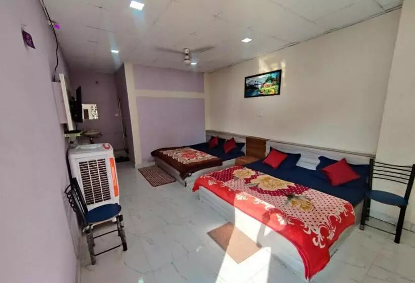 ホテル Samarth Home Stay