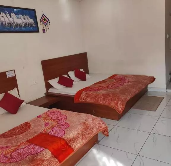 ホテル Samarth Home Stay
