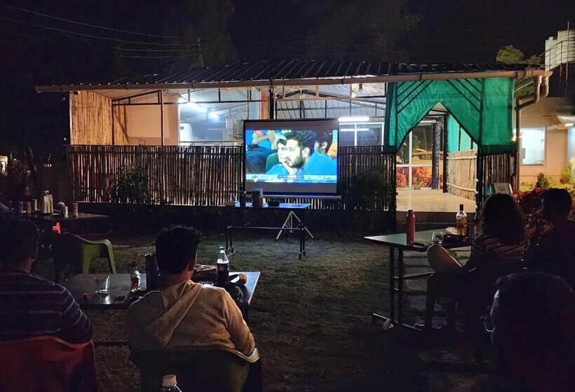 호텔 Vayu Resort Kas Pathar