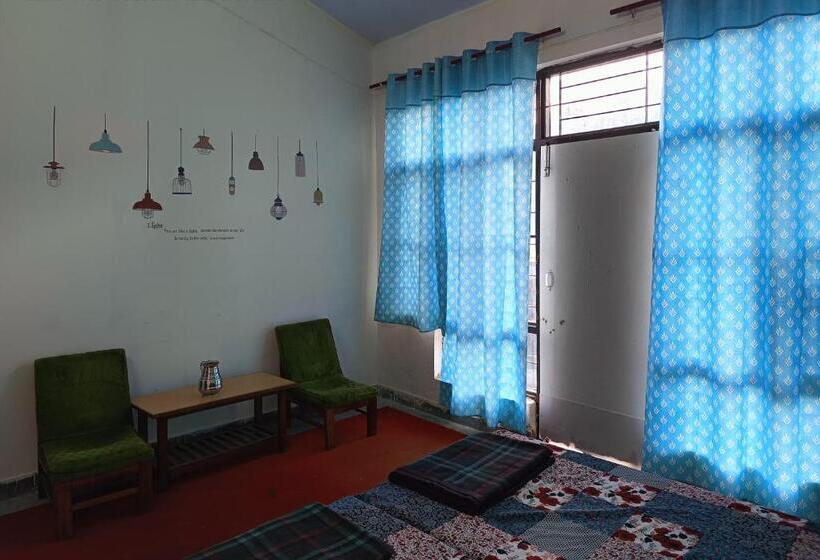 בית מלון כפרי Wild Retreat Yamkeshwar