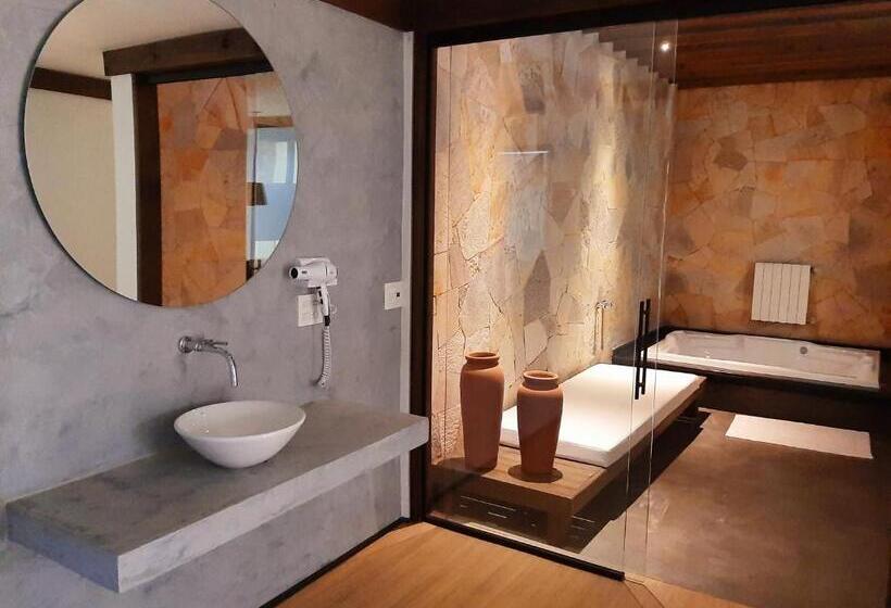 Luv Gardens Motel   Adults Only