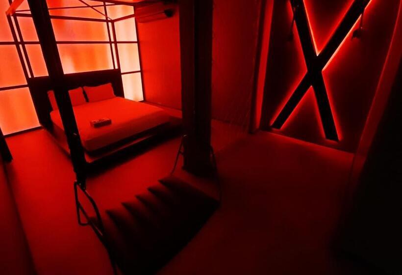 Luv Gardens Motel   Adults Only