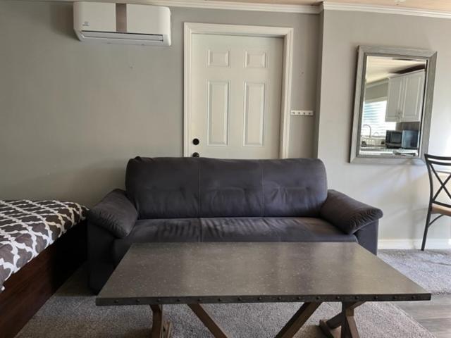 پانسیون Cute Cottage, Walk To The Studios, Pool, Bbq