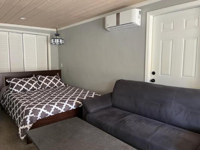 پانسیون Cute Cottage, Walk To The Studios, Pool, Bbq