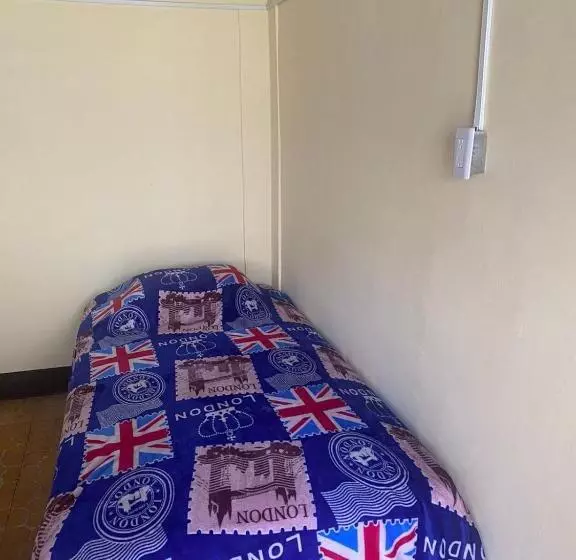 ペンション Hostal Las Quince Letras