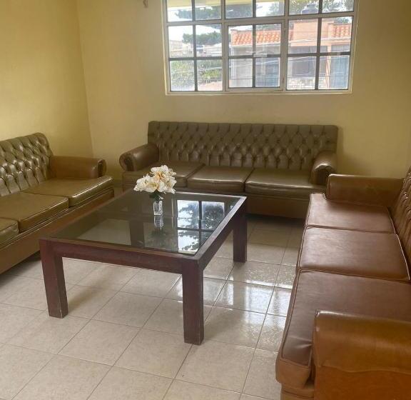 پانسیون Hostal Las Quince Letras