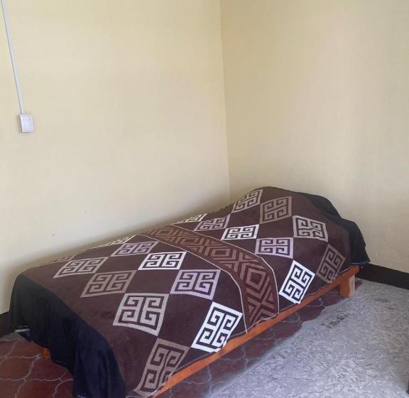 پانسیون Hostal Las Quince Letras