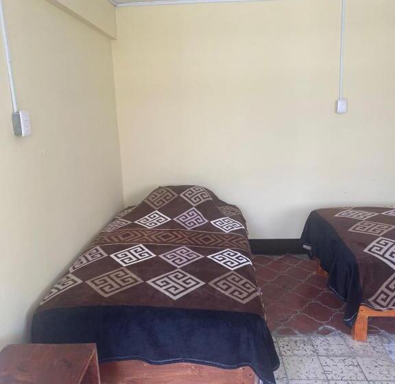 پانسیون Hostal Las Quince Letras