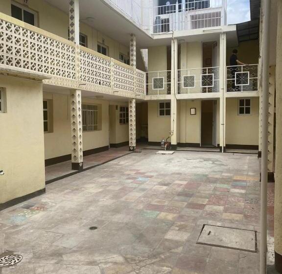 پانسیون Hostal Las Quince Letras