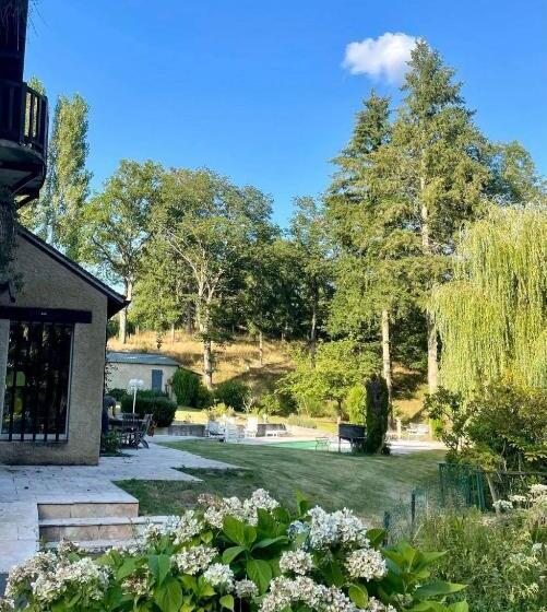 بنسيون Le Moulin De La Vernoelle