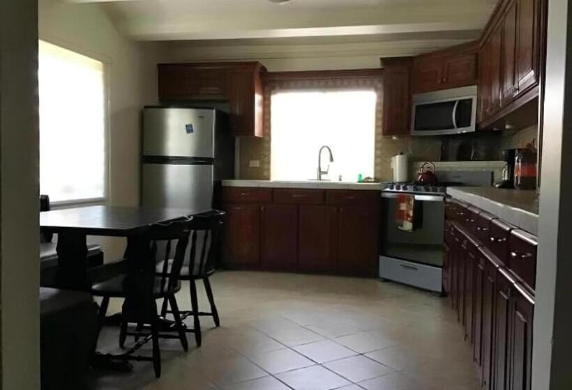 פנסיון The Hideaway Vacation Condos