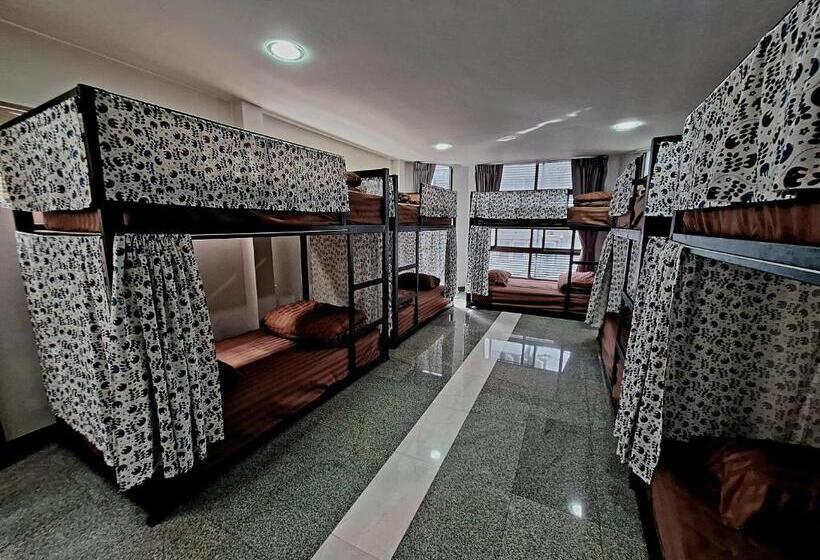 هاستل Cody Backpackers Cnx