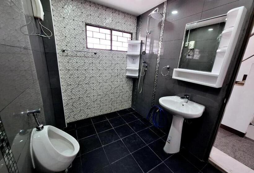 هاستل Cody Backpackers Cnx