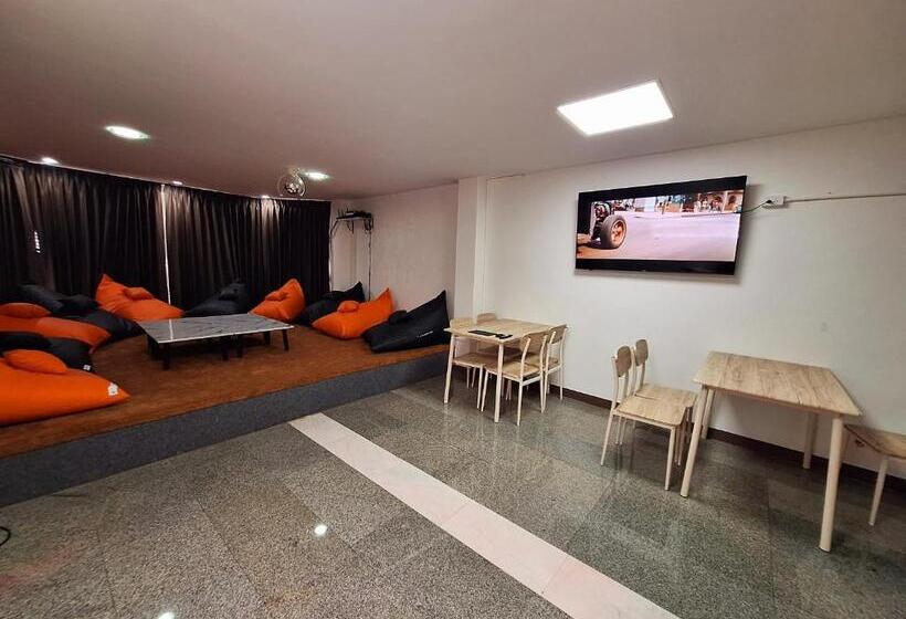 هاستل Cody Backpackers Cnx