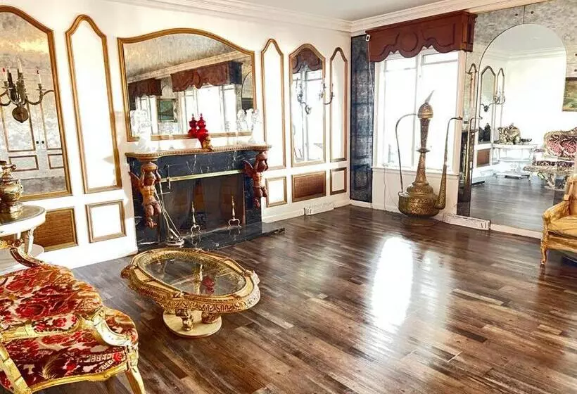 Retkeilymaja Pill Hill Mansion