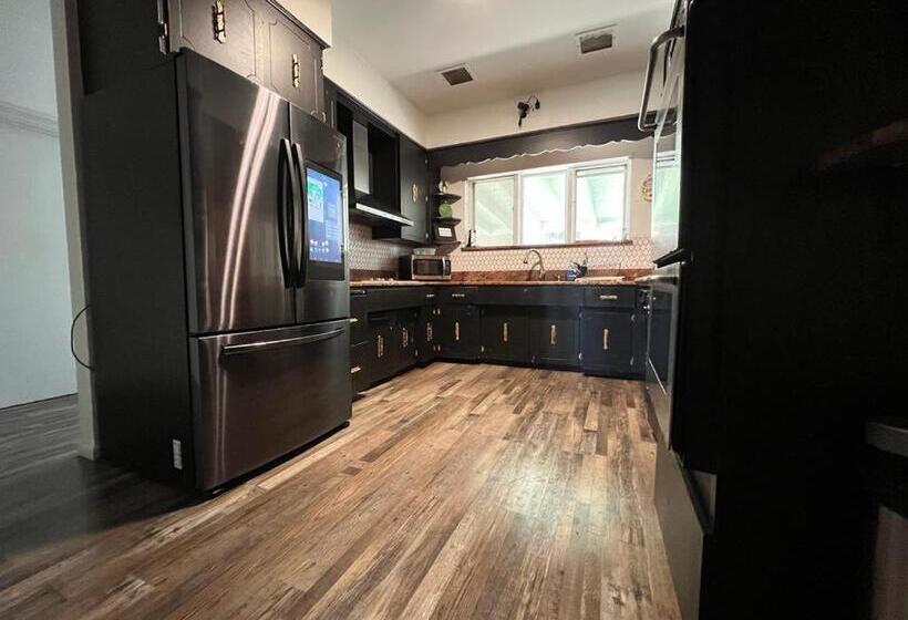 ユースホステル Pill Hill Mansion