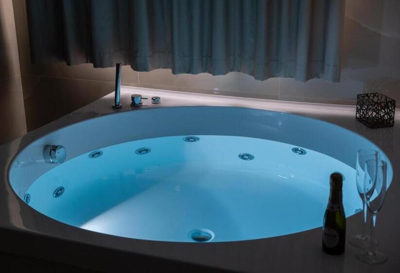 مبيت وإفطار Acquamarina Rooms