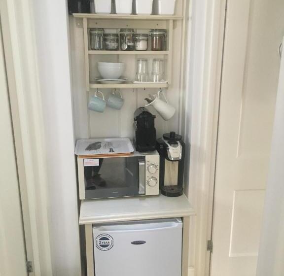 مبيت وإفطار Cedar Shade Cottage Ensuite Private Annexe With Parking