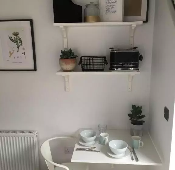 ベッドアンドブレックファースト Cedar Shade Cottage Ensuite Private Annexe With Parking