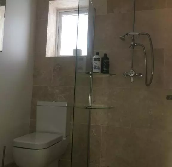 ベッドアンドブレックファースト Cedar Shade Cottage Ensuite Private Annexe With Parking