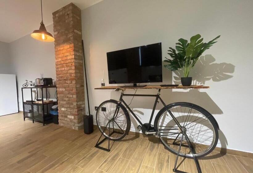 민박 Industrial House 3