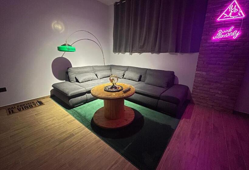 민박 Industrial House 3