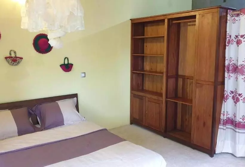 تختخواب و صبحانه Les Citronniers