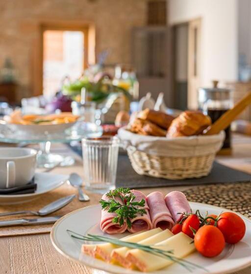 تختخواب و صبحانه Maison De Pagneux