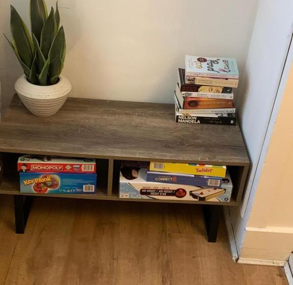 تختخواب و صبحانه Sam’z Boutique