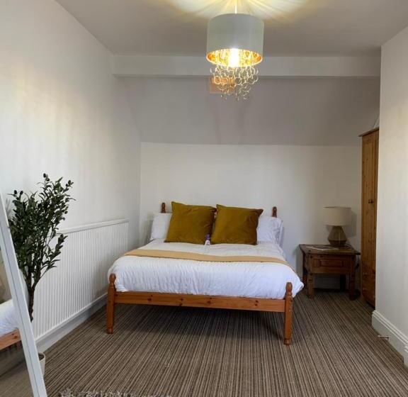 تختخواب و صبحانه Sam’z Boutique