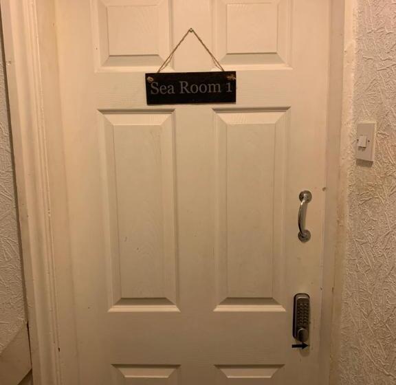 تختخواب و صبحانه Sam’z Boutique