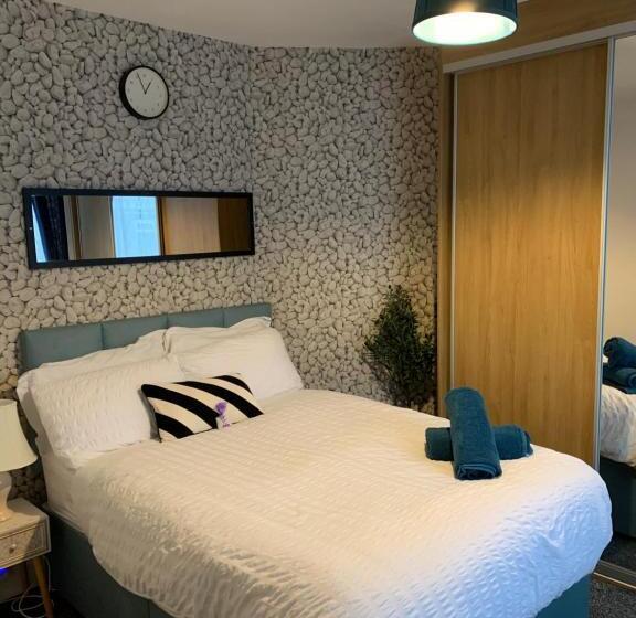 تختخواب و صبحانه Sam’z Boutique